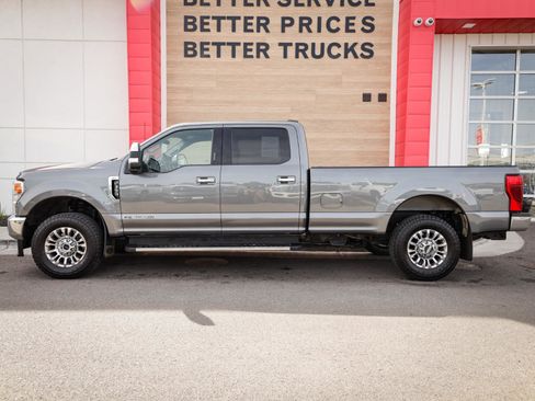 Used 2022 Ford F350 XLT w/ XLT Premium Package image 7