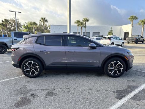 Used 2025 Chevrolet Equinox EV LT w/ Comfort Package image 2