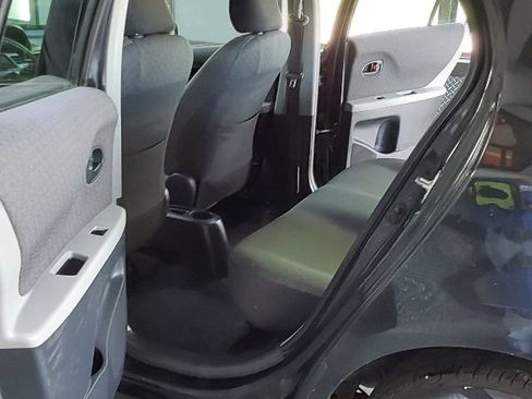 Used 2009 Toyota Yaris 4-Door Hatchback FWD image 21