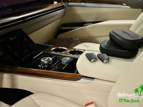 Used 2025 Cadillac Escalade Sport Platinum AWD/4WD image 33