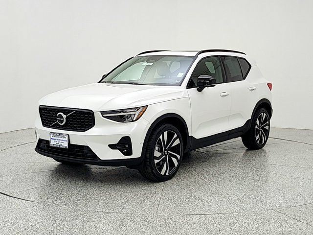 Used 2023 Volvo XC40 B5 Ultimate w/ Climate Package AWD/4WD image 1