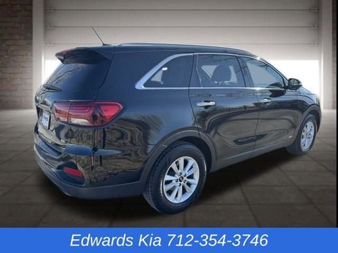 Used 2020 Kia Sorento LX w/ LX I4 Convenience Package image 2