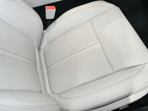 Used 2022 Jeep Wagoneer Series III w/ Premium Group I image 12