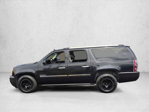 Used 2011 GMC Yukon XL Denali AWD/4WD image 9