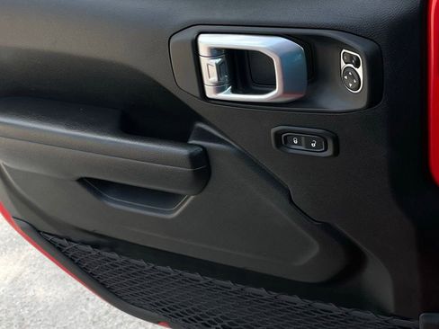 Used 2021 Jeep Wrangler Sport AWD/4WD image 19