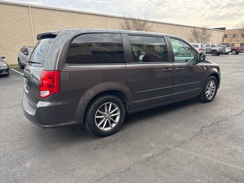 Used 2014 Dodge Grand Caravan SE image 10