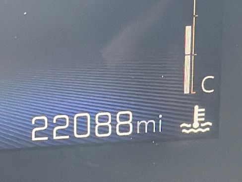 Used 2024 Chevrolet Trax ACTIV w/ Sunroof Package image 29