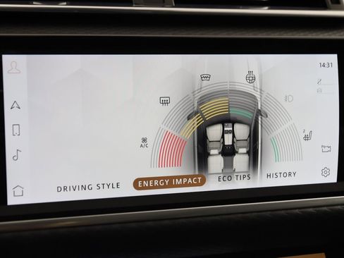 Used 2023 Land Rover Range Rover Velar R-Dynamic S image 9