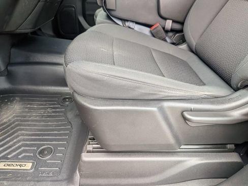 Used 2022 Chevrolet Silverado 2500 Custom w/ Custom Value Package AWD/4WD image 14