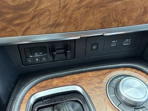 Used 2021 Nissan Armada SL w/ Captain's Chairs Package AWD/4WD image 22