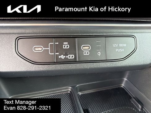 Used 2025 Kia Carnival SX Prestige image 29