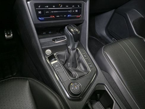 Certified 2024 Volkswagen Tiguan SE R-Line image 38