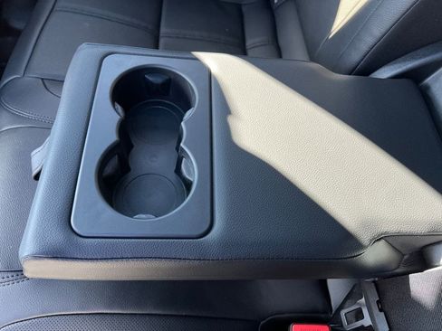 New 2025 Land Rover Range Rover Velar Dynamic SE image 23