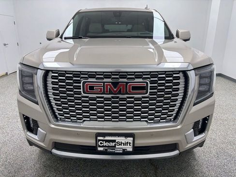 Used 2021 GMC Yukon Denali w/ Advanced Technology Package AWD/4WD image 2