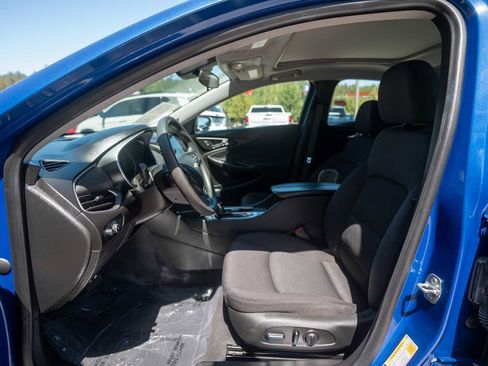 Used 2023 Chevrolet Malibu LT FWD image 10