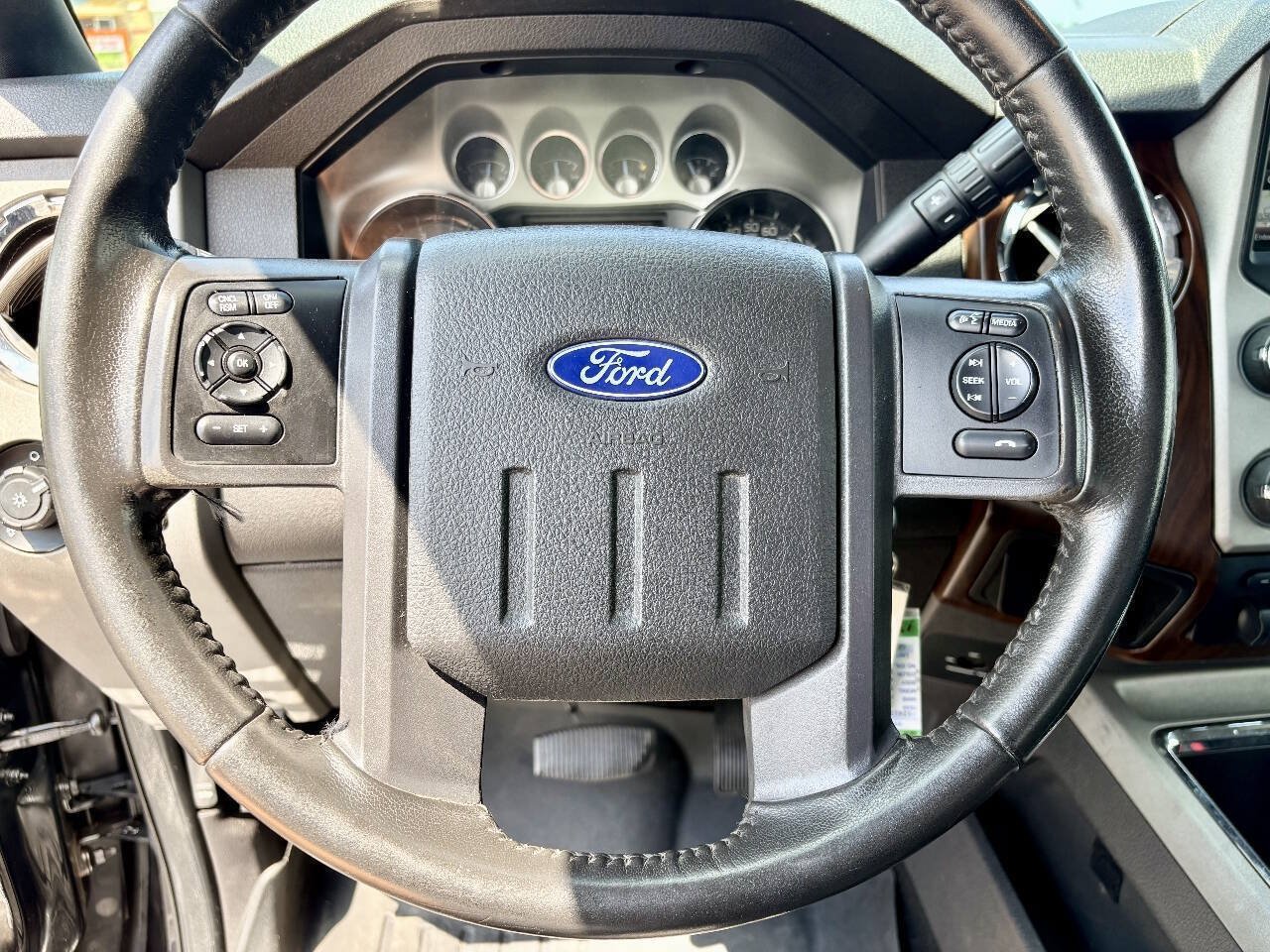 Used 2016 Ford F350 Lariat AWD/4WD image 14
