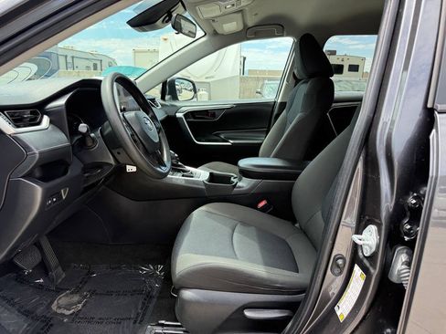 Used 2024 Toyota RAV4 LE AWD/4WD image 15