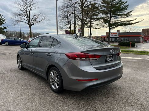 Used 2017 Hyundai Elantra SE image 5