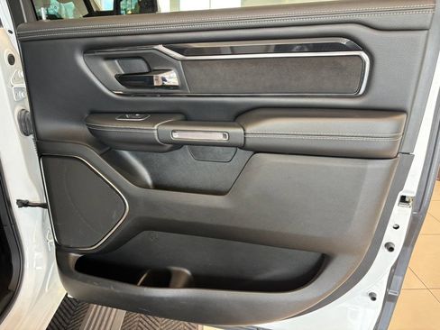 Used 2022 RAM 1500 Laramie AWD/4WD image 31