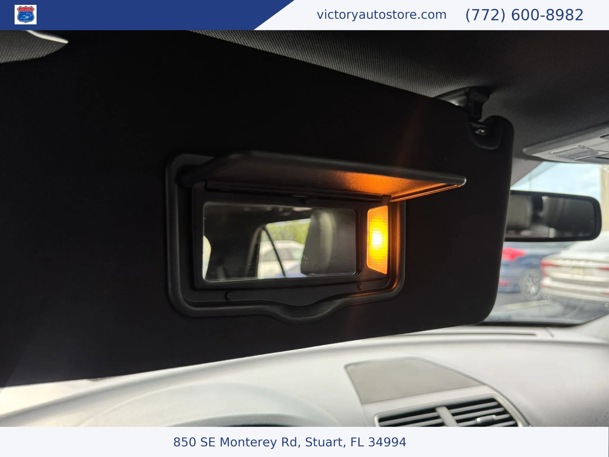 Used 2018 Ford Explorer XLT w/ Equipment Group 202A AWD/4WD image 41