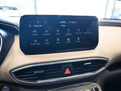 Used 2022 Hyundai Santa Fe SEL w/ Convenience + Premium Package FWD image 16