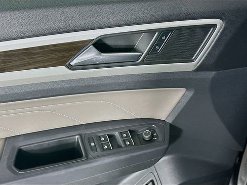 Used 2021 Volkswagen Atlas SE image 23