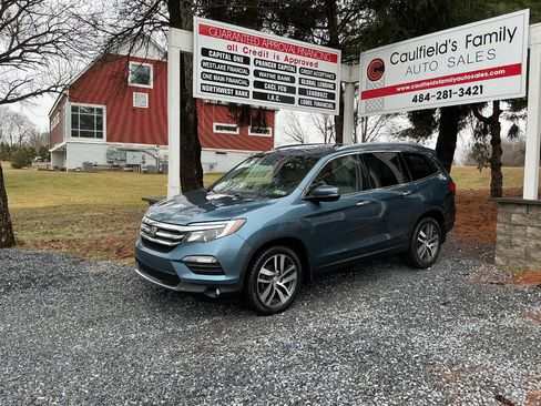 Used 2018 Honda Pilot Touring image 1