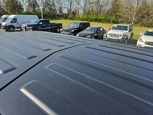 Used 2022 Jeep Wrangler Unlimited Sahara w/ Cold Weather Group image 9