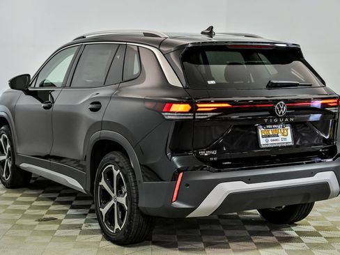 New 2026 Volkswagen Tiguan SE AWD/4WD image 4