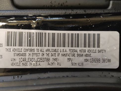 Used 2018 Jeep Grand Cherokee Laredo image 33