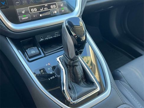 Used 2023 Subaru Outback Limited image 35