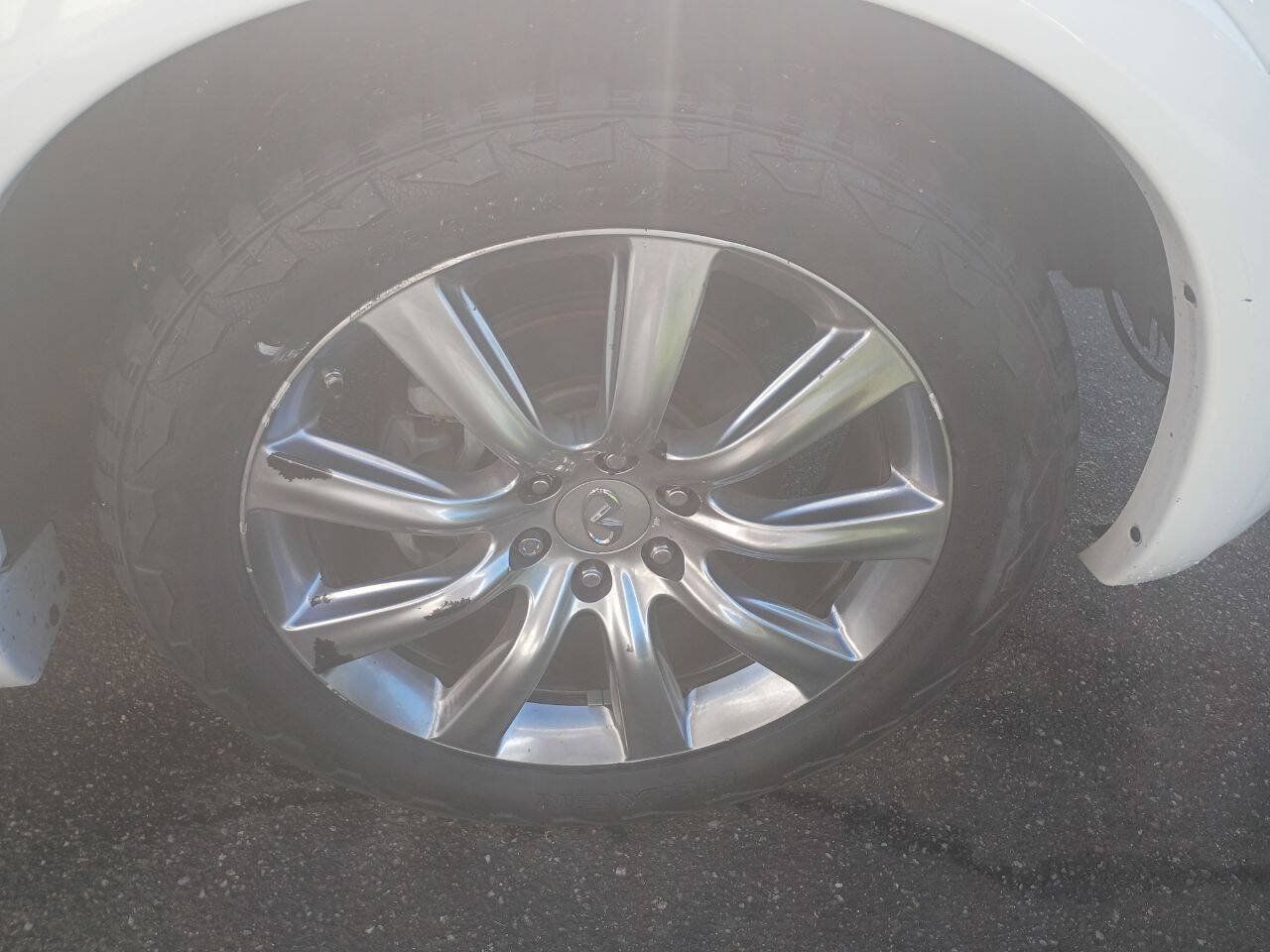 Used 2012 INFINITI QX56 4WD w/ Theater Pkg image 10