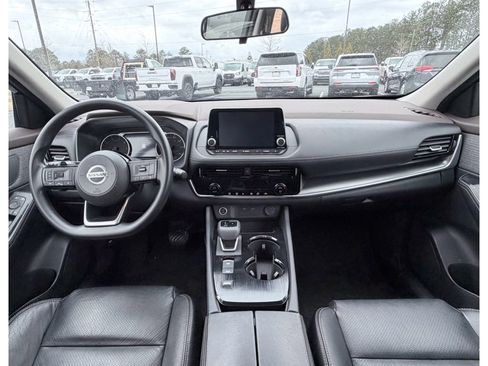 Used 2021 Nissan Rogue SV image 19