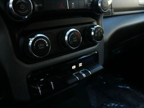Used 2024 RAM 2500 Big Horn AWD/4WD image 32
