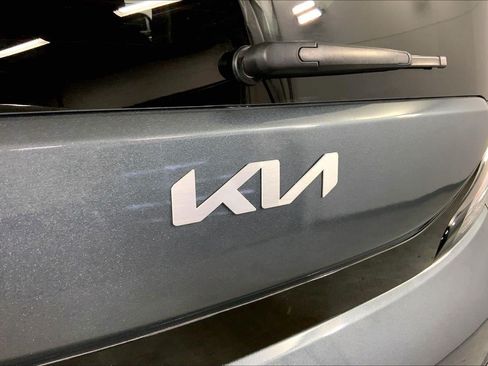 Used 2025 Kia Soul LX w/ LX Technology Package FWD image 29