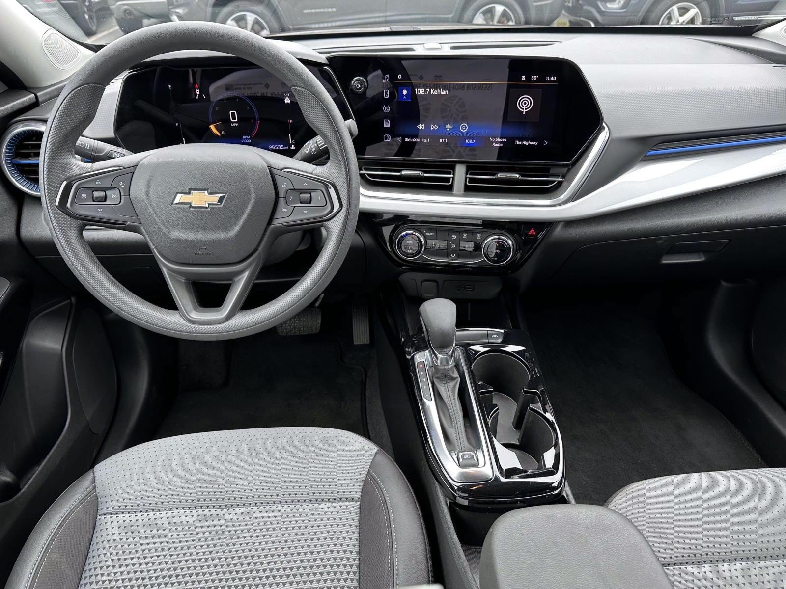 Used 2024 Chevrolet Trax LT FWD image 14