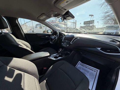 Used 2022 Chevrolet Malibu RS image 24