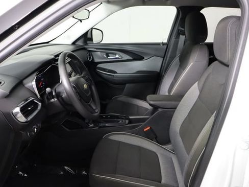 Used 2022 Chevrolet TrailBlazer LT FWD image 14