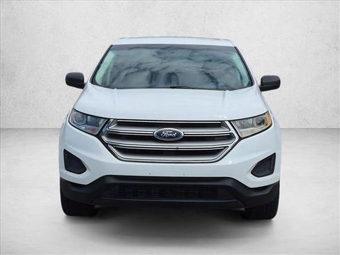 Used 2018 Ford Edge SE FWD image 2
