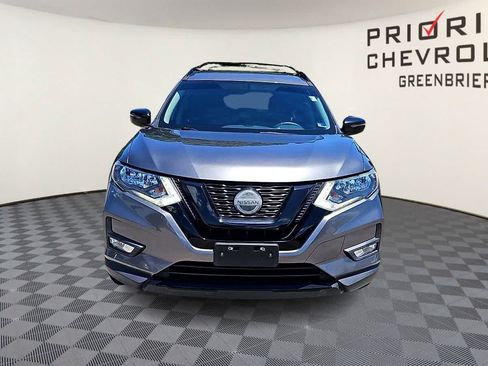 Used 2018 Nissan Rogue SV w/ Premium Package FWD image 3