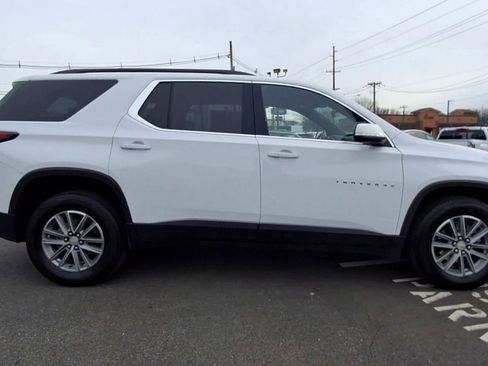 Used 2023 Chevrolet Traverse LT image 9