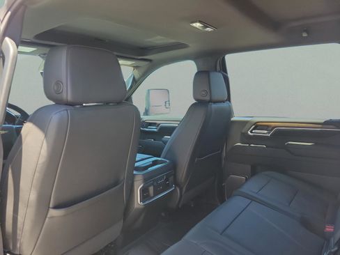 Used 2024 Chevrolet Silverado 2500 High Country w/ High Country Premium Package AWD/4WD image 14