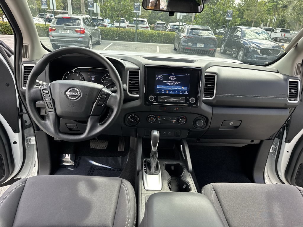 Used 2022 Nissan Frontier SV AWD/4WD image 36