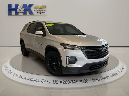 Used 2022 Chevrolet Traverse LT w/ Midnight/Sport Edition FWD image 1