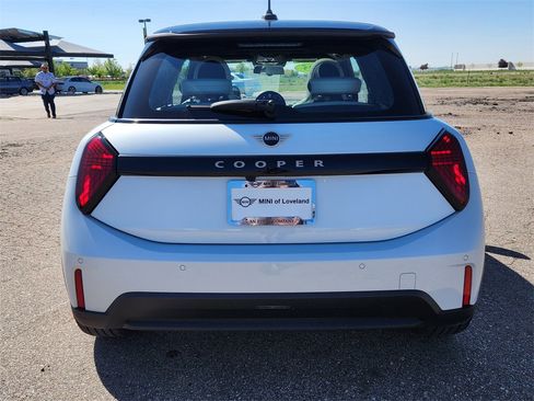 Used 2025 MINI Cooper 2-Door Hardtop image 12
