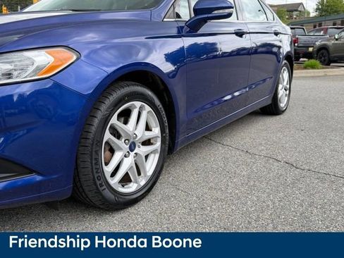 Used 2016 Ford Fusion SE FWD image 8