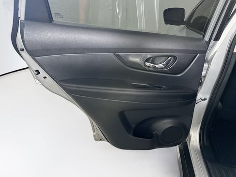 Used 2017 Nissan Rogue SV w/ SV Premium Package FWD image 25