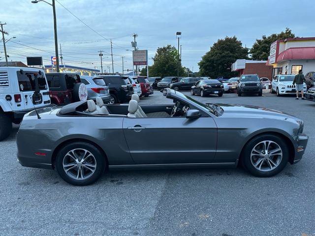 Used 2014 Ford Mustang Premium RWD image 4