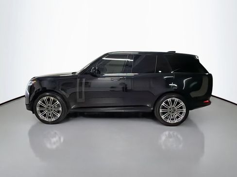 Used 2025 Land Rover Range Rover SE AWD/4WD image 2