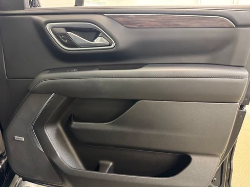 Used 2023 Chevrolet Tahoe Z71 w/ Luxury Package AWD/4WD image 35